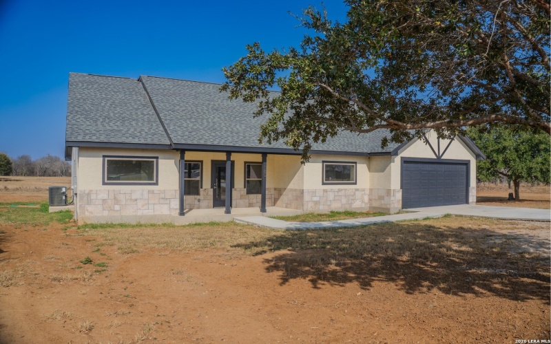 185 E Medium Meadow, Lytle, TX 78052, 4 Bedrooms Bedrooms, ,2 BathroomsBathrooms,Residential,For Sale,185 E Medium Meadow,0,1943112