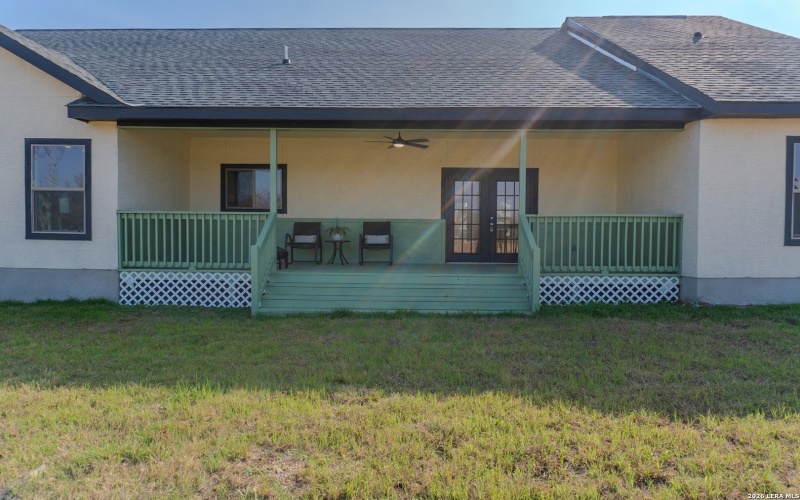 185 E Medium Meadow, Lytle, TX 78052, 4 Bedrooms Bedrooms, ,2 BathroomsBathrooms,Residential,For Sale,185 E Medium Meadow,0,1943112