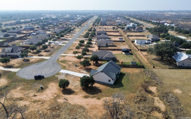 185 E Medium Meadow, Lytle, TX 78052, 4 Bedrooms Bedrooms, ,2 BathroomsBathrooms,Residential,For Sale,185 E Medium Meadow,0,1943112