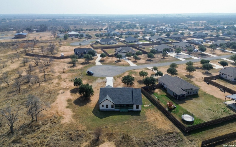 185 E Medium Meadow, Lytle, TX 78052, 4 Bedrooms Bedrooms, ,2 BathroomsBathrooms,Residential,For Sale,185 E Medium Meadow,0,1943112