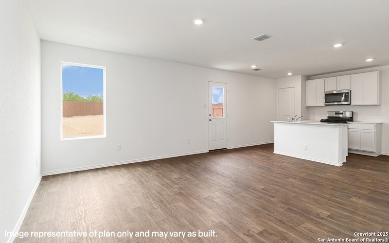 1007 Catalonia Pass, San Antonio, TX 78221, 5 Bedrooms Bedrooms, ,2 BathroomsBathrooms,Residential,For Sale,1007 Catalonia Pass,0,1944437