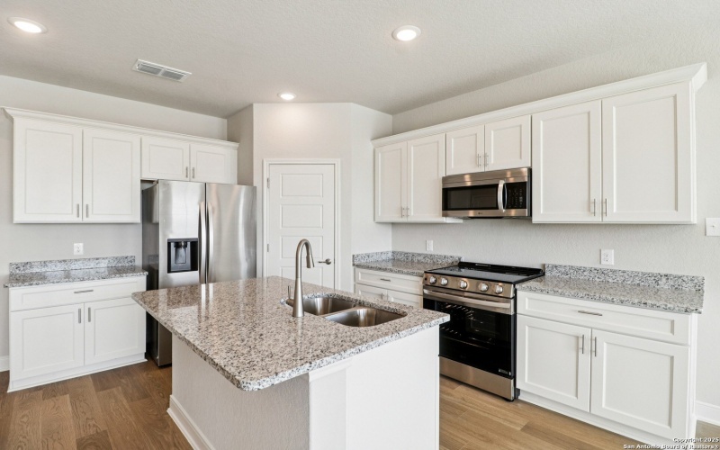 7150 Magnolia Creek, San Antonio, TX 78252, ,Residential Multi Family,En Venta,7150 Magnolia Creek,0,1947360