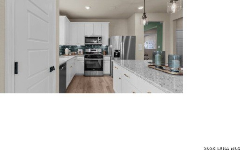 15523 Bonnethead Road, San Antonio, TX 78245-7208, 5 Habitaciones Habitaciones , ,2 BañosBaños,Residential,En Venta,15523 Bonnethead Road,0,1948017