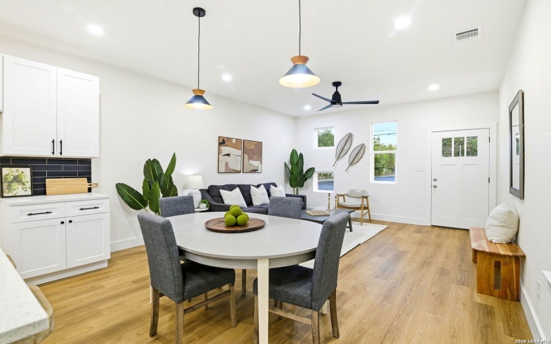 1801 W Southcross Blvd, San Antonio, TX 78211, 3 Bedrooms Bedrooms, ,3 BathroomsBathrooms,Residential,For Sale,1801 W Southcross Blvd,0,1950159