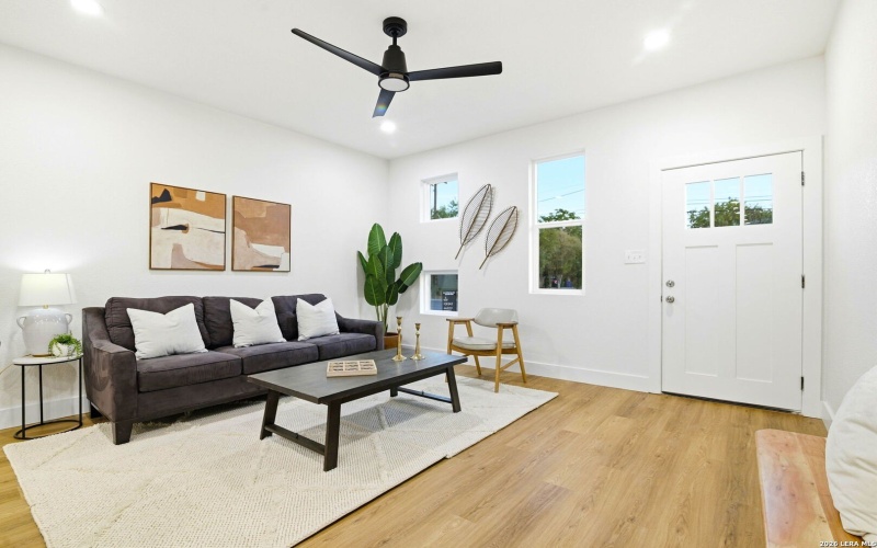 1801 W Southcross Blvd, San Antonio, TX 78211, 3 Bedrooms Bedrooms, ,3 BathroomsBathrooms,Residential,For Sale,1801 W Southcross Blvd,0,1950159