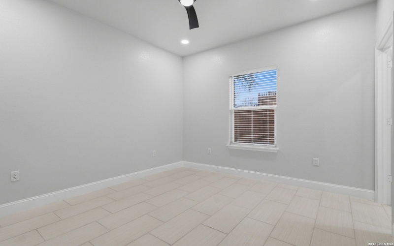 1635 E Chavaneaux, San Antonio, TX 78214, 4 Habitaciones Habitaciones , ,3 BañosBaños,Residential,En Venta,1635 E Chavaneaux,0,1950169