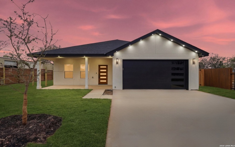 1635 E Chavaneaux, San Antonio, TX 78214, 4 Habitaciones Habitaciones , ,3 BañosBaños,Residential,En Venta,1635 E Chavaneaux,0,1950169