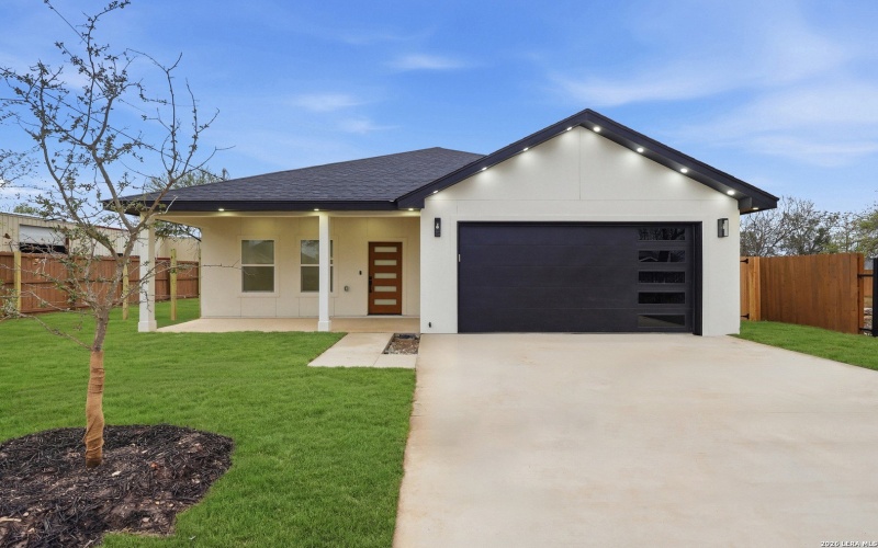 1635 E Chavaneaux, San Antonio, TX 78214, 4 Habitaciones Habitaciones , ,3 BañosBaños,Residential,En Venta,1635 E Chavaneaux,0,1950169