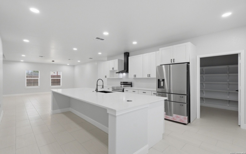 1635 E Chavaneaux, San Antonio, TX 78214, 4 Habitaciones Habitaciones , ,3 BañosBaños,Residential,En Venta,1635 E Chavaneaux,0,1950169