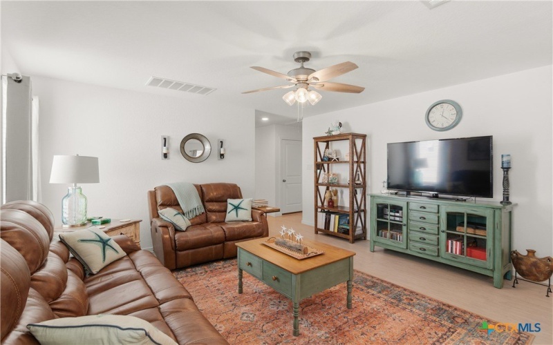 323 Alta Vista Terrace, Seguin, TX 78155, 3 Bedrooms Bedrooms, ,2 BathroomsBathrooms,Residential,For Sale,323 Alta Vista Terrace,0,608495