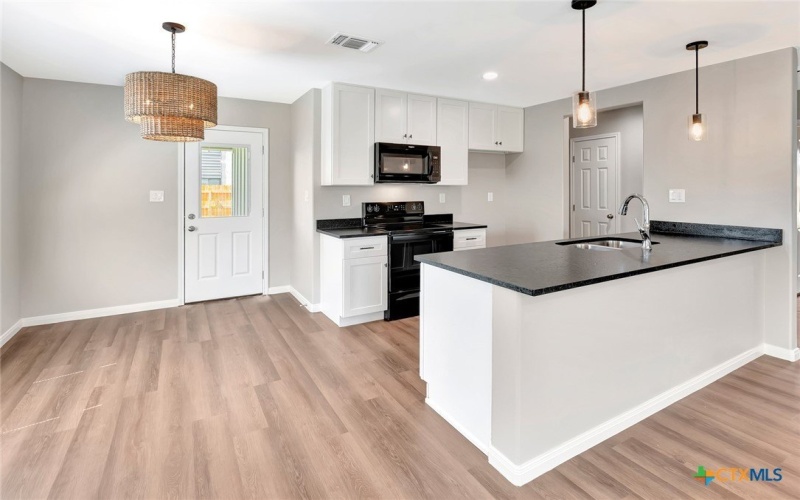 112 Missy Lane, Victoria, TX 77901, 3 Bedrooms Bedrooms, ,2 BathroomsBathrooms,Residential,For Sale,112 Missy Lane,0,608159