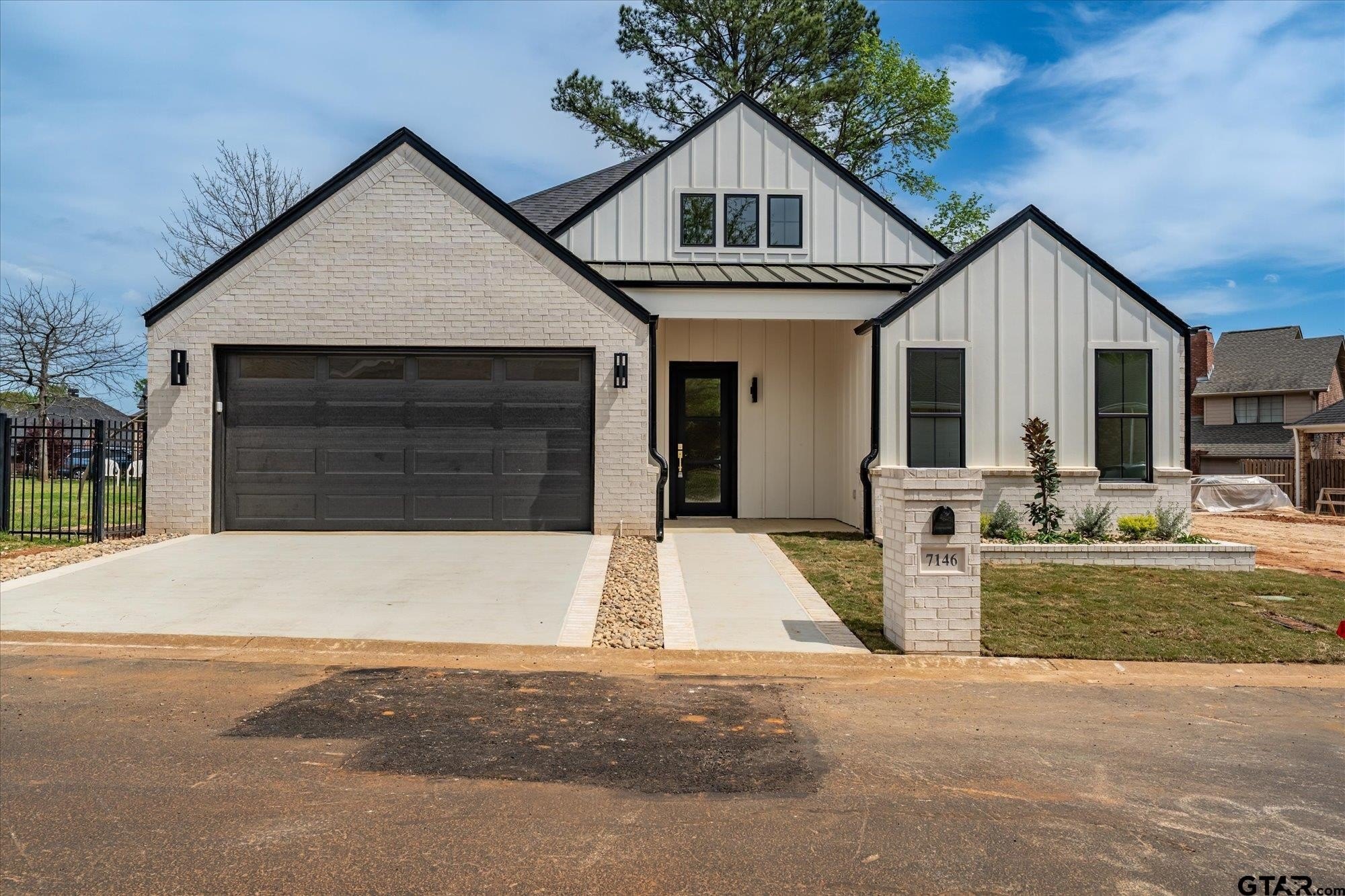 7146 HOLLY SQUARE CT., Tyler, TX 75703, 3 Habitaciones Habitaciones , ,2 BañosBaños,Residential,En Venta,7146 HOLLY SQUARE CT.,0,26004281