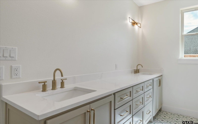 7146 HOLLY SQUARE CT., Tyler, TX 75703, 3 Habitaciones Habitaciones , ,2 BañosBaños,Residential,En Venta,7146 HOLLY SQUARE CT.,0,26004281