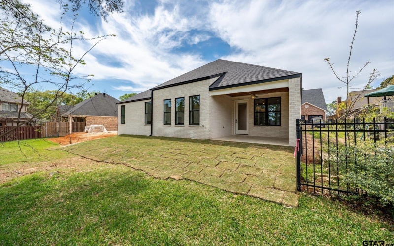 7146 HOLLY SQUARE CT., Tyler, TX 75703, 3 Habitaciones Habitaciones , ,2 BañosBaños,Residential,En Venta,7146 HOLLY SQUARE CT.,0,26004281