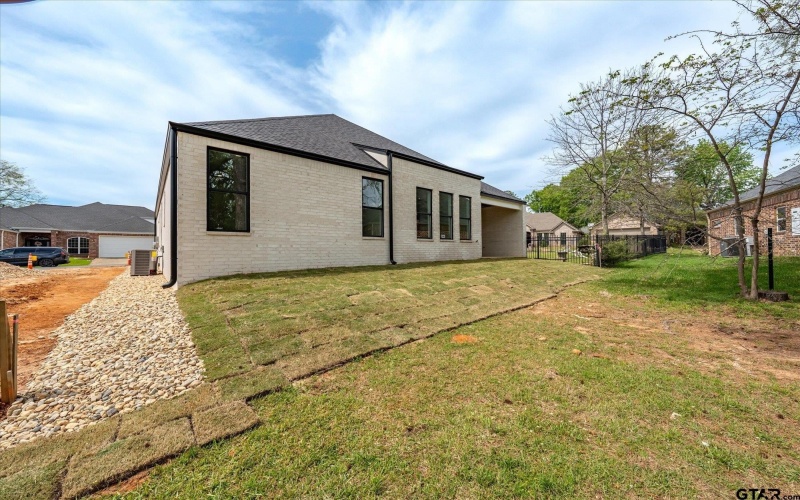 7146 HOLLY SQUARE CT., Tyler, TX 75703, 3 Habitaciones Habitaciones , ,2 BañosBaños,Residential,En Venta,7146 HOLLY SQUARE CT.,0,26004281