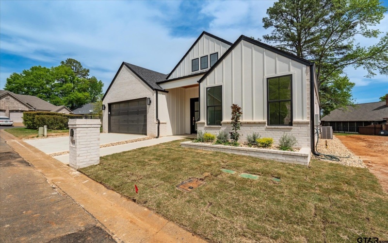 7146 HOLLY SQUARE CT., Tyler, TX 75703, 3 Habitaciones Habitaciones , ,2 BañosBaños,Residential,En Venta,7146 HOLLY SQUARE CT.,0,26004281