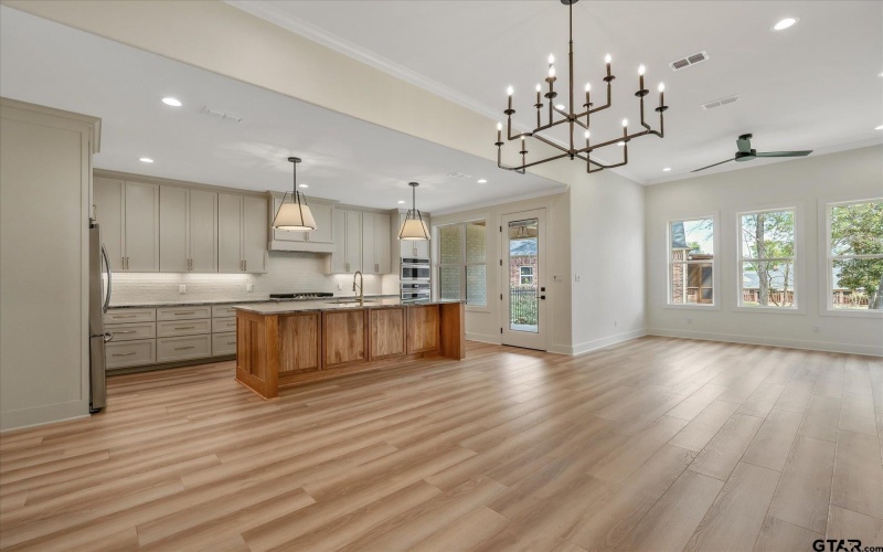 7146 HOLLY SQUARE CT., Tyler, TX 75703, 3 Habitaciones Habitaciones , ,2 BañosBaños,Residential,En Venta,7146 HOLLY SQUARE CT.,0,26004281