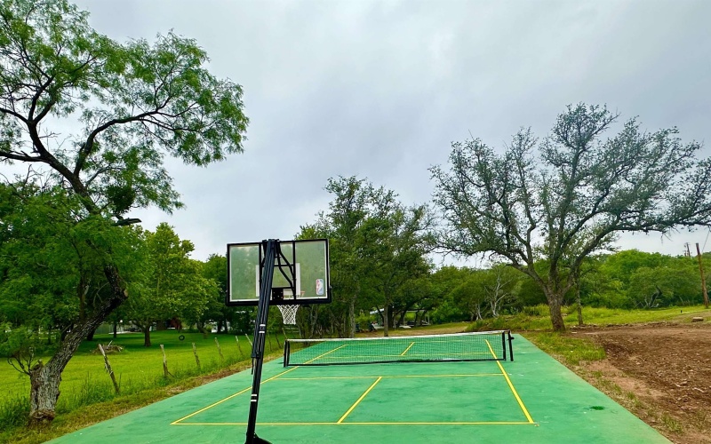 190 Clear Creek Drive, Burnet, TX 78628, 3 Habitaciones Habitaciones , ,2 BañosBaños,Residential,En Venta,190 Clear Creek Drive,0,176576