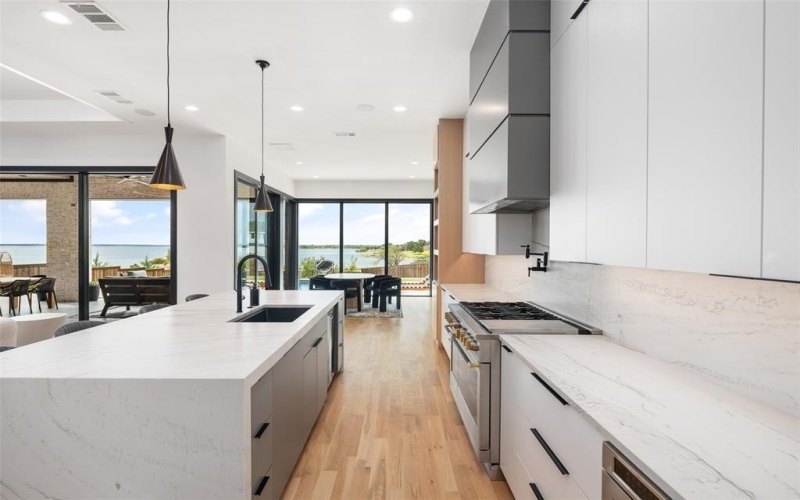 8144 Castlebridge, The Colony, TX 75056, 4 Habitaciones Habitaciones , ,6 BañosBaños,Residential,En Venta,8144 Castlebridge,0,21139540