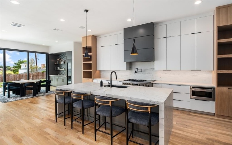 8144 Castlebridge, The Colony, TX 75056, 4 Habitaciones Habitaciones , ,6 BañosBaños,Residential,En Venta,8144 Castlebridge,0,21139540