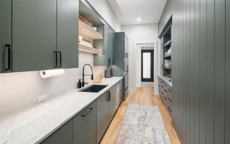 8144 Castlebridge, The Colony, TX 75056, 4 Habitaciones Habitaciones , ,6 BañosBaños,Residential,En Venta,8144 Castlebridge,0,21139540