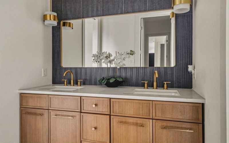 917 Brookwood Drive, Dallas, TX 75224, 4 Bedrooms Bedrooms, ,3 BathroomsBathrooms,Residential,For Sale,917 Brookwood Drive,0,21164701