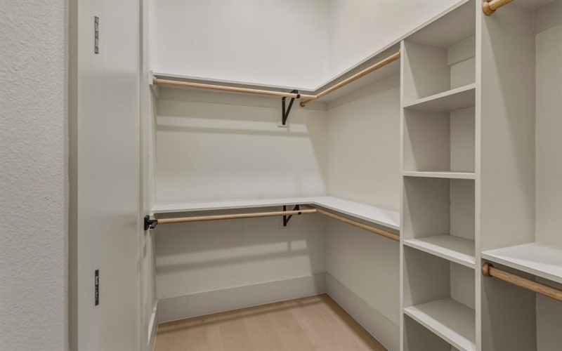 917 Brookwood Drive, Dallas, TX 75224, 4 Bedrooms Bedrooms, ,3 BathroomsBathrooms,Residential,For Sale,917 Brookwood Drive,0,21164701