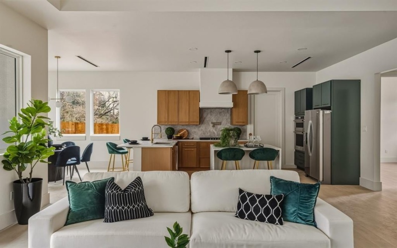 917 Brookwood Drive, Dallas, TX 75224, 4 Bedrooms Bedrooms, ,3 BathroomsBathrooms,Residential,For Sale,917 Brookwood Drive,0,21164701