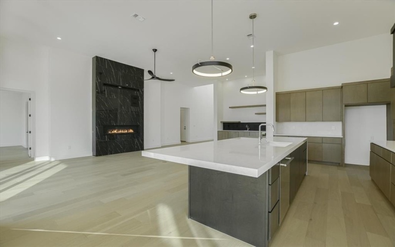 105 Via Roma Court, Horseshoe Bay, TX 78657, 3 Habitaciones Habitaciones , ,3 BañosBaños,Residential,En Venta,105 Via Roma Court,0,21210332