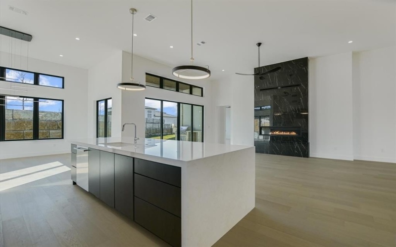 105 Via Roma Court, Horseshoe Bay, TX 78657, 3 Habitaciones Habitaciones , ,3 BañosBaños,Residential,En Venta,105 Via Roma Court,0,21210332