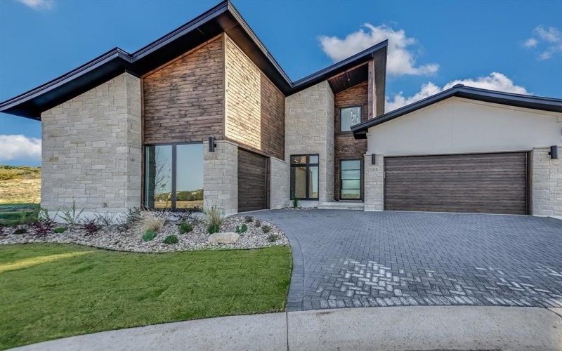 105 Via Roma Court, Horseshoe Bay, TX 78657, 3 Habitaciones Habitaciones , ,3 BañosBaños,Residential,En Venta,105 Via Roma Court,0,21210332