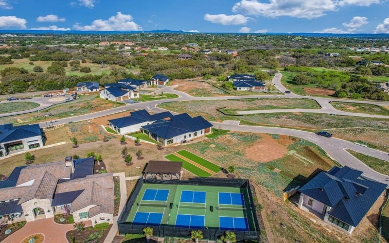 105 Via Roma Court, Horseshoe Bay, TX 78657, 3 Habitaciones Habitaciones , ,3 BañosBaños,Residential,En Venta,105 Via Roma Court,0,21210332