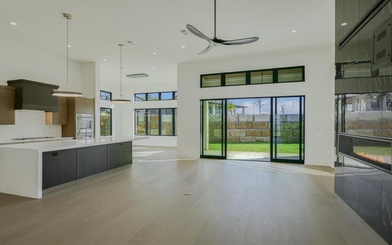 105 Via Roma Court, Horseshoe Bay, TX 78657, 3 Habitaciones Habitaciones , ,3 BañosBaños,Residential,En Venta,105 Via Roma Court,0,21210332