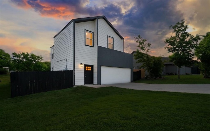 5905 Collins Court, Granbury, TX 76048, 3 Bedrooms Bedrooms, ,2 BathroomsBathrooms,Residential,For Sale,5905 Collins Court,0,21212183