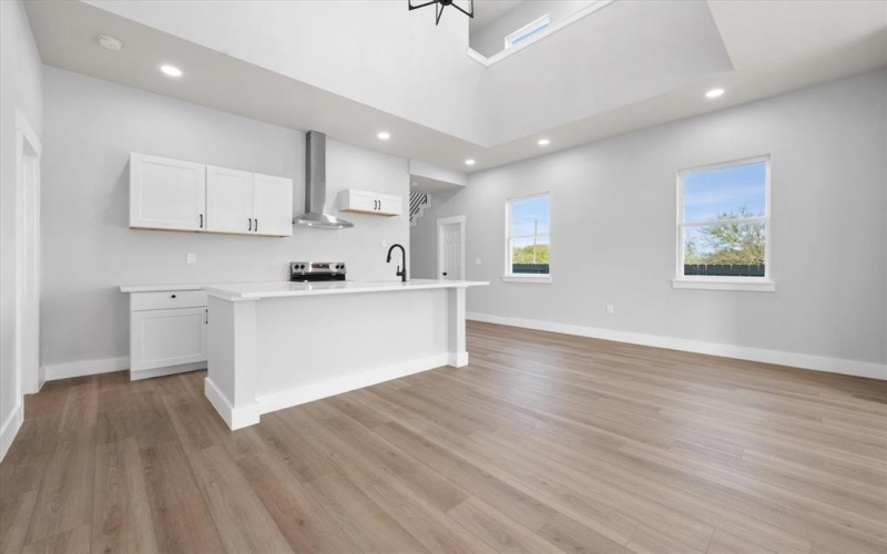 5905 Collins Court, Granbury, TX 76048, 3 Bedrooms Bedrooms, ,2 BathroomsBathrooms,Residential,For Sale,5905 Collins Court,0,21212183