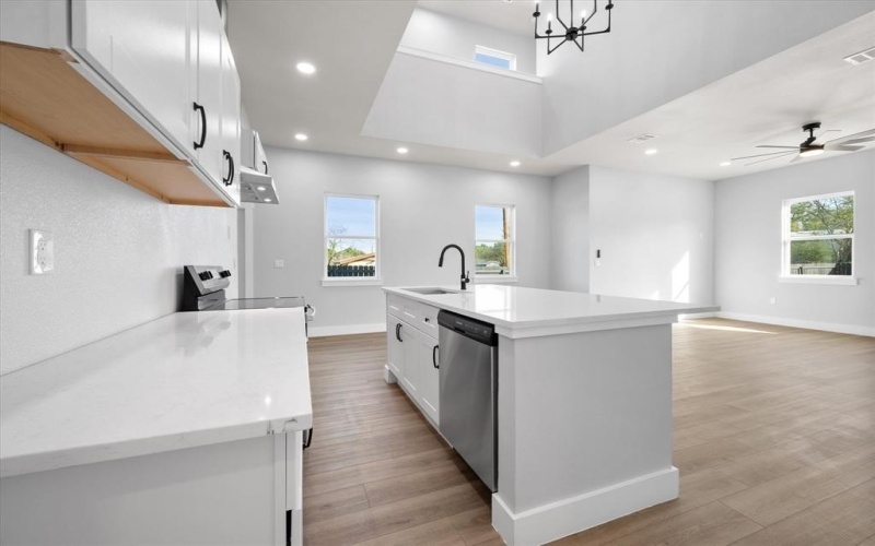 5905 Collins Court, Granbury, TX 76048, 3 Bedrooms Bedrooms, ,2 BathroomsBathrooms,Residential,For Sale,5905 Collins Court,0,21212183