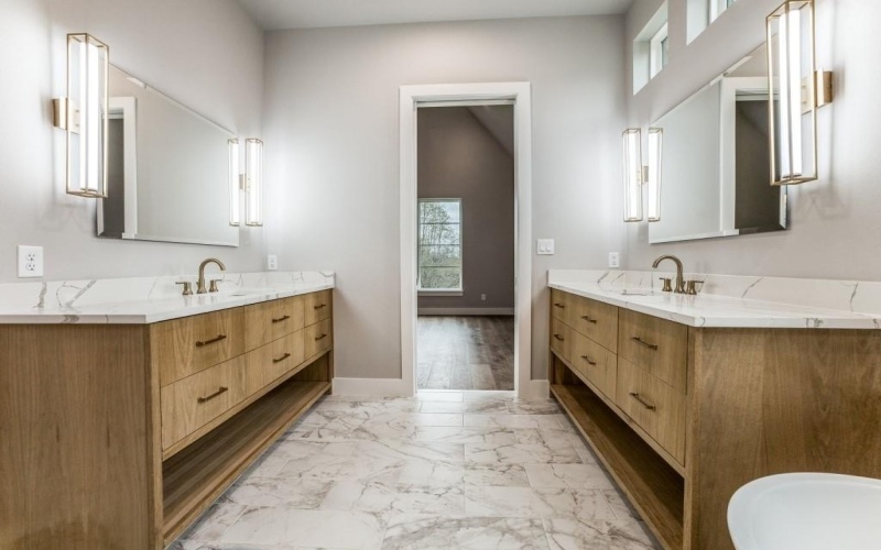 4585 Cascades Boulevard, Tyler, TX 75709, 5 Bedrooms Bedrooms, ,5 BathroomsBathrooms,Residential,For Sale,4585 Cascades Boulevard,0,21216249