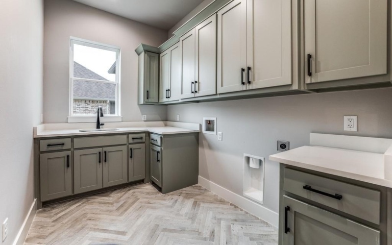 4585 Cascades Boulevard, Tyler, TX 75709, 5 Bedrooms Bedrooms, ,5 BathroomsBathrooms,Residential,For Sale,4585 Cascades Boulevard,0,21216249