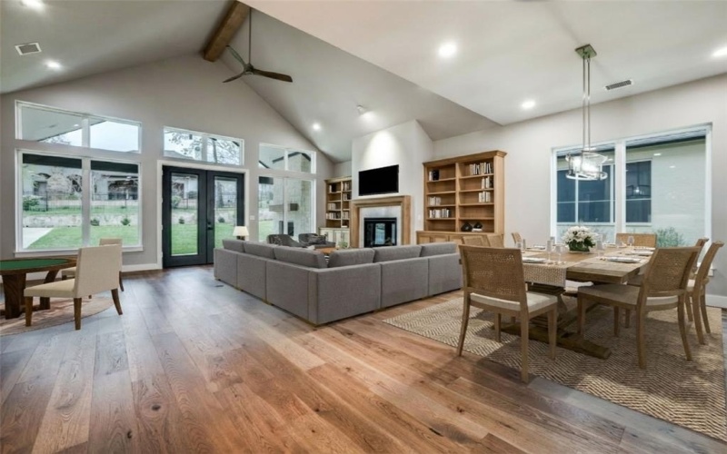 4585 Cascades Boulevard, Tyler, TX 75709, 5 Bedrooms Bedrooms, ,5 BathroomsBathrooms,Residential,For Sale,4585 Cascades Boulevard,0,21216249