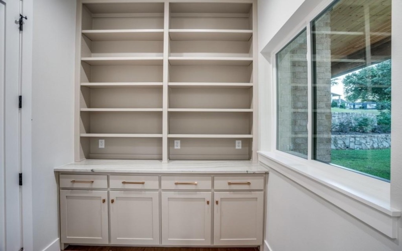 2424 Bellview Circle, Tyler, TX 75709, 5 Bedrooms Bedrooms, ,6 BathroomsBathrooms,Residential,For Sale,2424 Bellview Circle,0,21217626