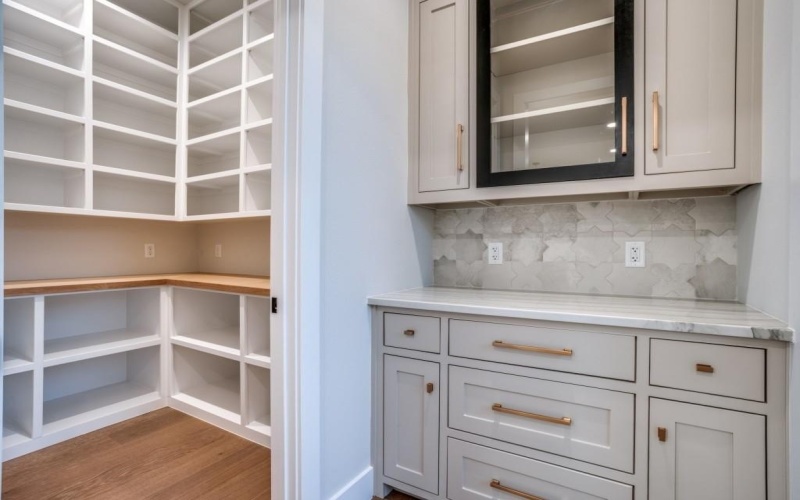 2424 Bellview Circle, Tyler, TX 75709, 5 Bedrooms Bedrooms, ,6 BathroomsBathrooms,Residential,For Sale,2424 Bellview Circle,0,21217626