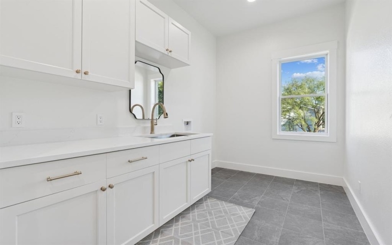 8008 Ben Day Murrin Road N, Fort Worth, TX 76126, 5 Bedrooms Bedrooms, ,2 BathroomsBathrooms,Residential,For Sale,8008 Ben Day Murrin Road N,0,21220540