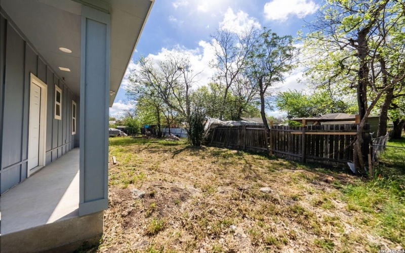 717 Avenue C, Seguin, TX 78155, 3 Habitaciones Habitaciones , ,2 BañosBaños,Residential,En Venta,717 Avenue C,0,1952068