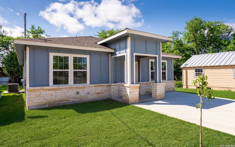 717 Avenue C, Seguin, TX 78155, 3 Habitaciones Habitaciones , ,2 BañosBaños,Residential,En Venta,717 Avenue C,0,1952068