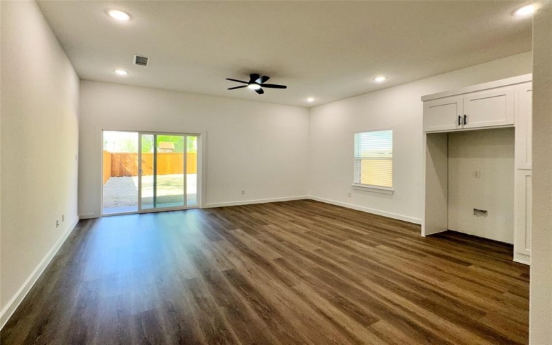 1811 Washington Street, Commerce, TX 75428, 6 Bedrooms Bedrooms, ,5 BathroomsBathrooms,Residential Multi Family,For Sale,1811 Washington Street,0,21215606