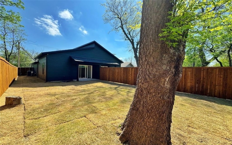 1811 Washington Street, Commerce, TX 75428, 6 Bedrooms Bedrooms, ,5 BathroomsBathrooms,Residential Multi Family,For Sale,1811 Washington Street,0,21215606