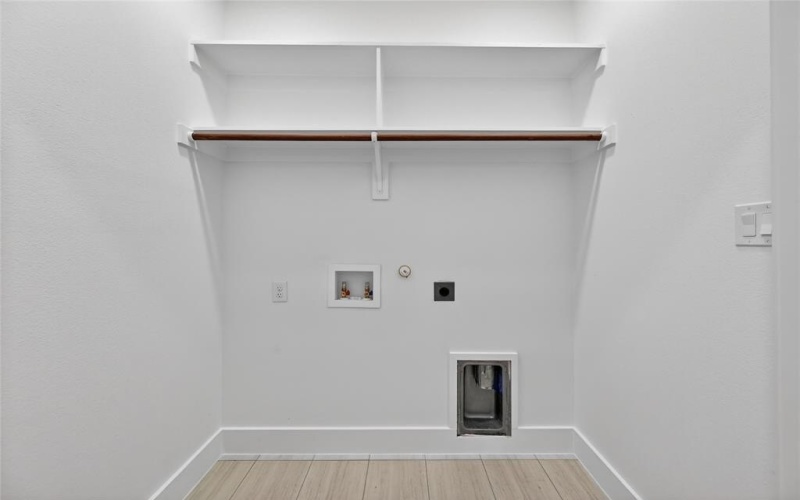 1930 Houston Street, Grand Prairie, TX 75050, 4 Bedrooms Bedrooms, ,3 BathroomsBathrooms,Residential,For Sale,1930 Houston Street,0,21220487