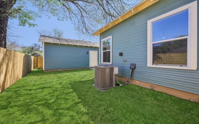 3514 Dunbar Street, Dallas, TX 75215, 3 Bedrooms Bedrooms, ,2 BathroomsBathrooms,Residential,For Sale,3514 Dunbar Street,0,21220561