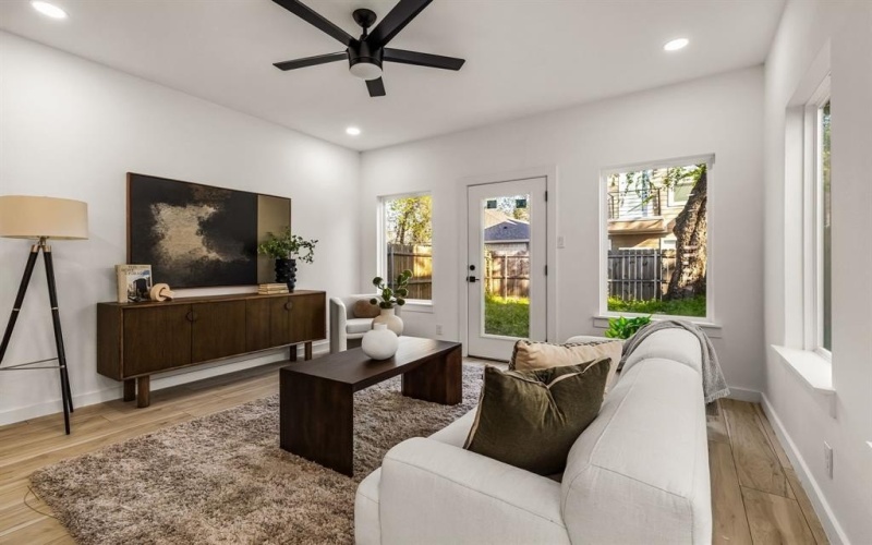 2232 Hooper Street, Dallas, TX 75215, 6 Bedrooms Bedrooms, ,5 BathroomsBathrooms,Residential Multi Family,For Sale,2232 Hooper Street,0,21221571