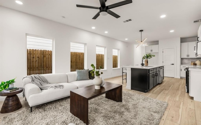 2232 Hooper Street, Dallas, TX 75215, 6 Bedrooms Bedrooms, ,5 BathroomsBathrooms,Residential Multi Family,For Sale,2232 Hooper Street,0,21221571